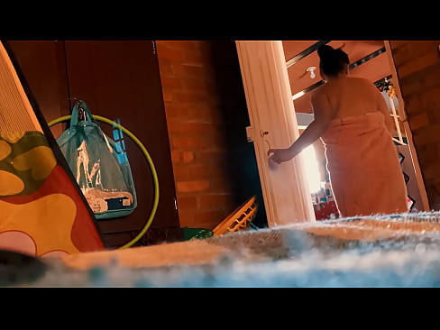 ❤️ Moj stric mi sledi v tuš kabino in me jebe, medtem ko se tuširam. ️❌ Pravi pornič na porno sl.xlxxporno.ru ❌